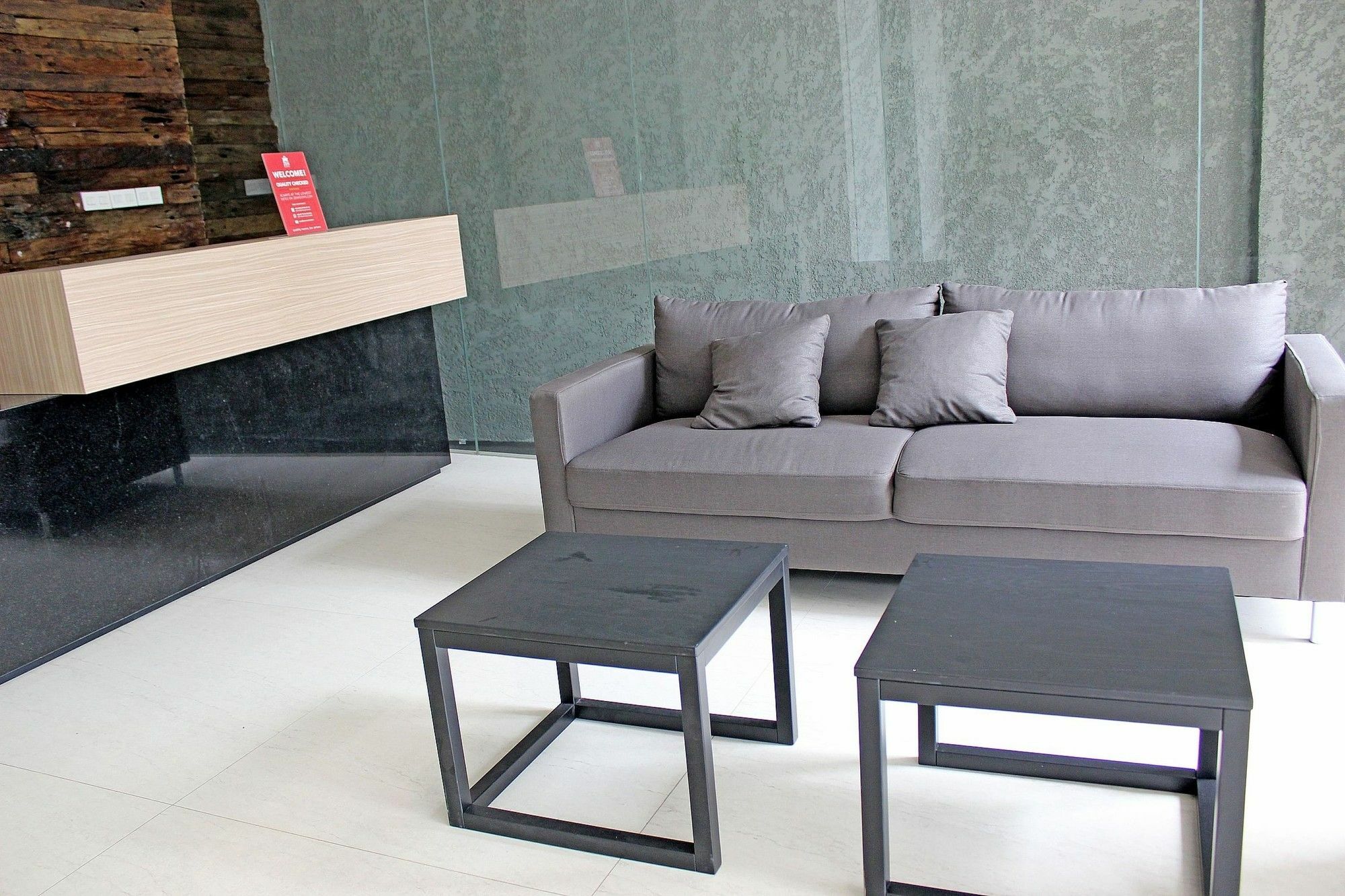 Zen Premium Sampoerna Strategic Square Hotel Jacarta Exterior foto