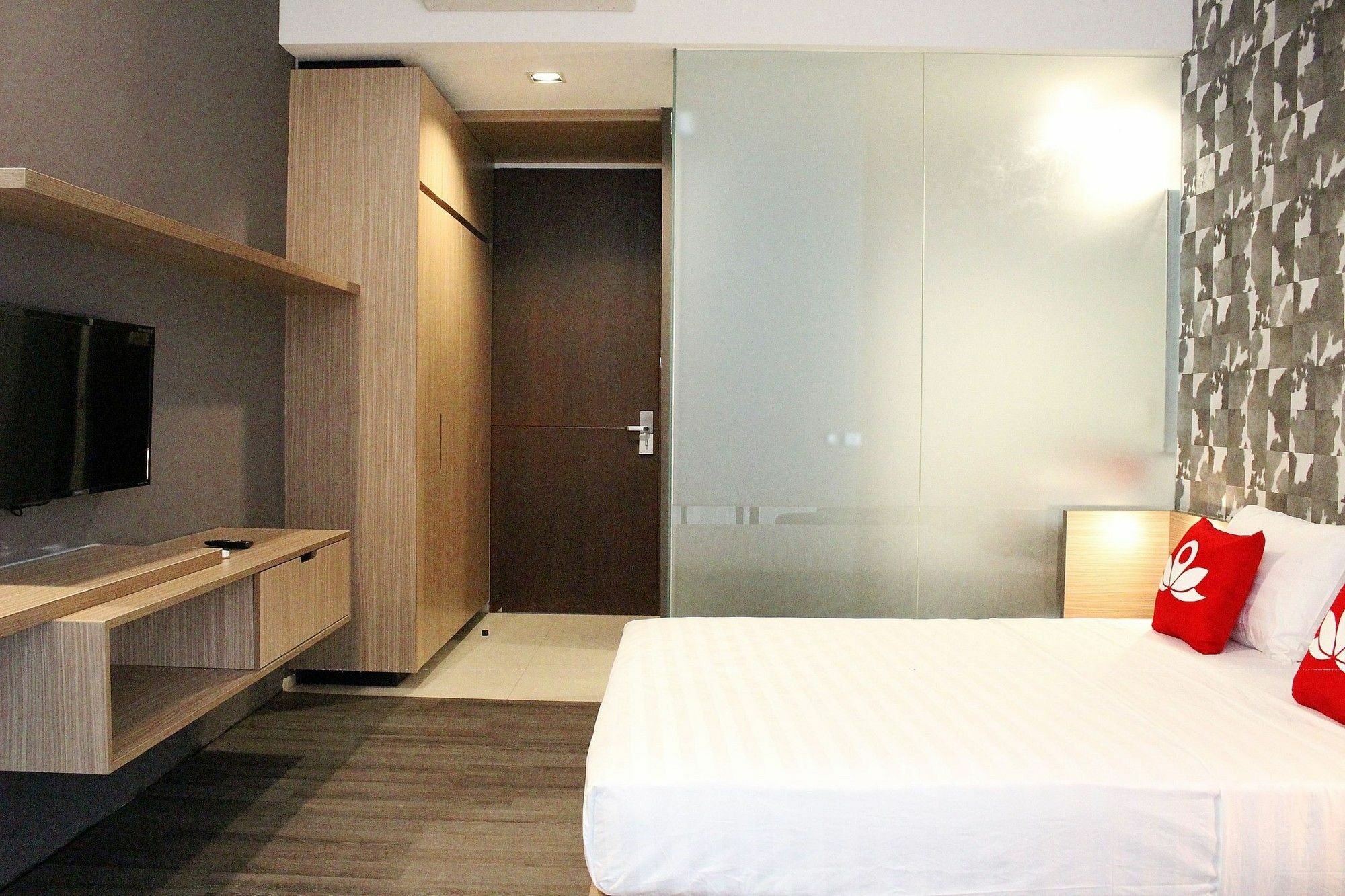 Zen Premium Sampoerna Strategic Square Hotel Jacarta Exterior foto